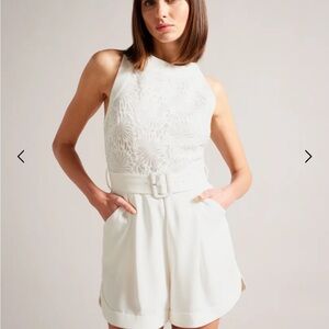 Ted Baker Finliee
Sleeveless Belted Playsuit size 0